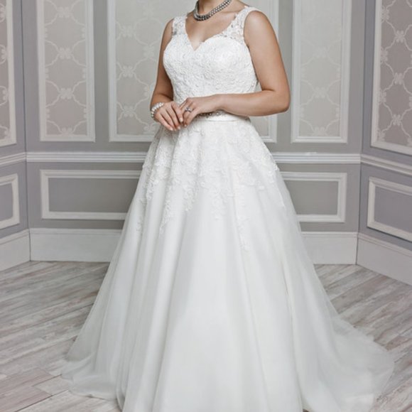 Kenneth Winston Dresses & Skirts - Kenneth Winston 3379 Wedding Dress - 18W